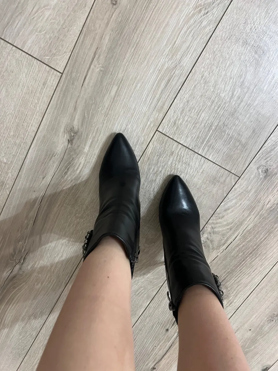 Ботильйони шкіряні на шпильці - фото 2