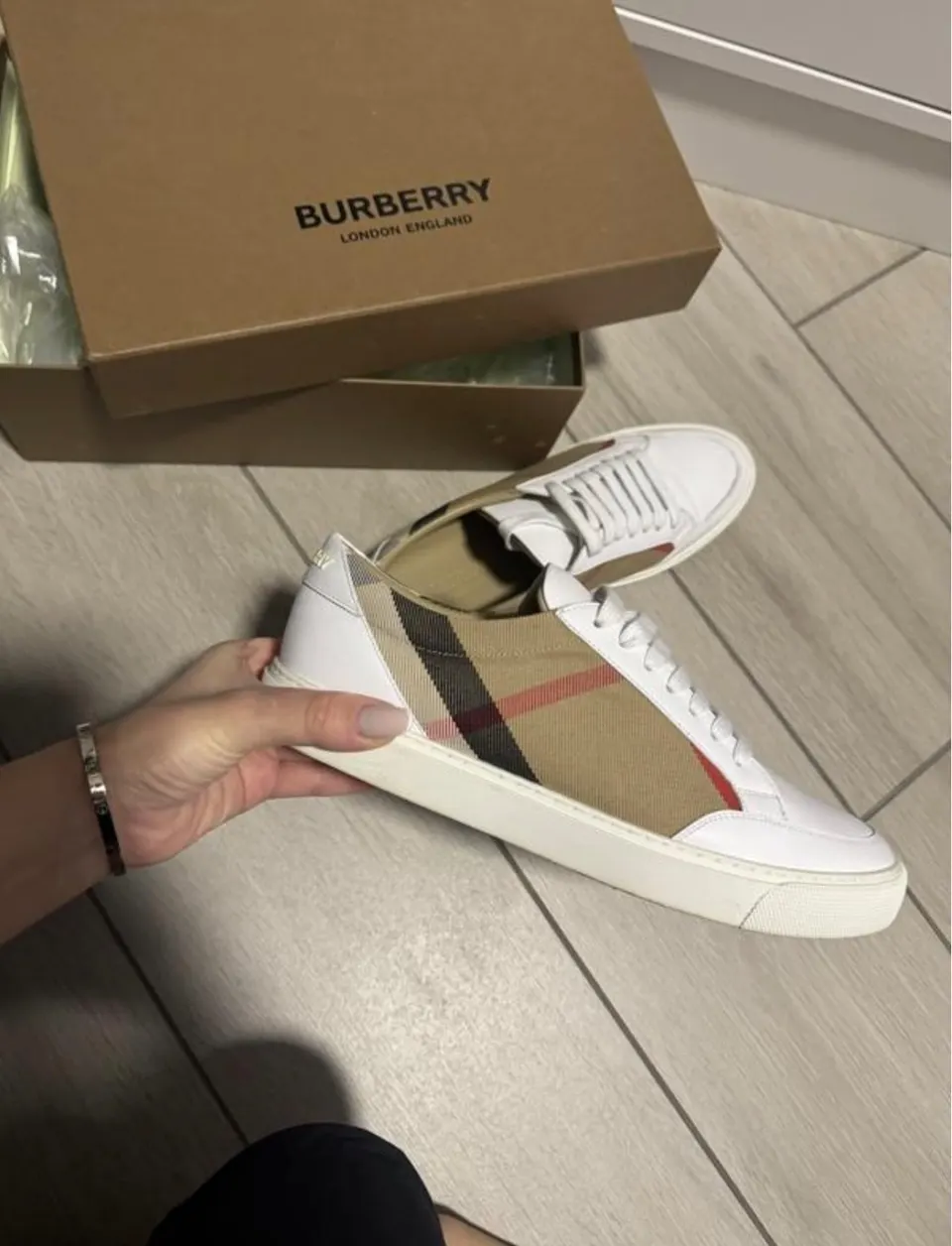 Оригінальні кеди Burberry
