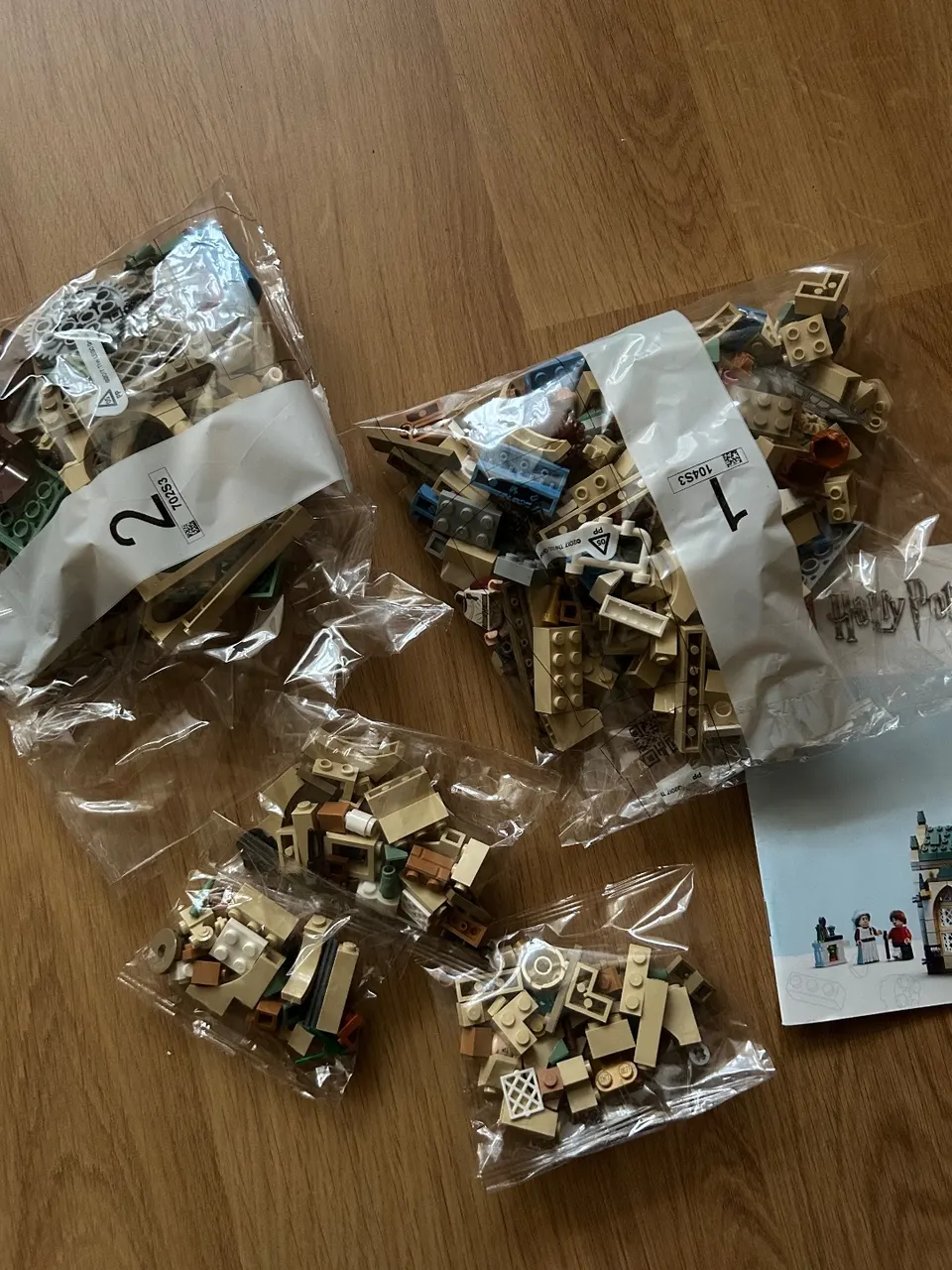 Конструктор LEGO Harry Potter лікарняне крило Хогвортса (76398) - фото 5