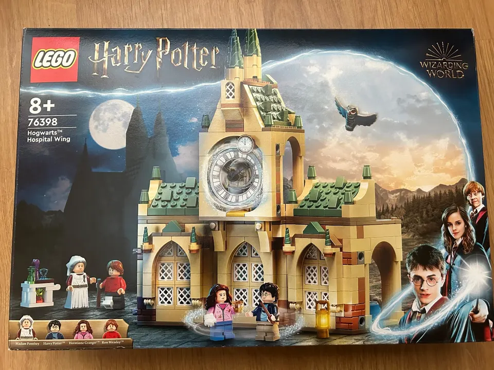 Конструктор LEGO Harry Potter лікарняне крило Хогвортса (76398)