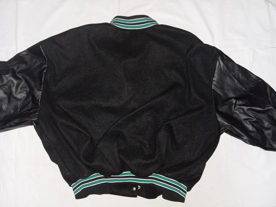 Нова унісекс оверсайз-куртка бомбер (varsity jacket) від бренда Shein - фото 2