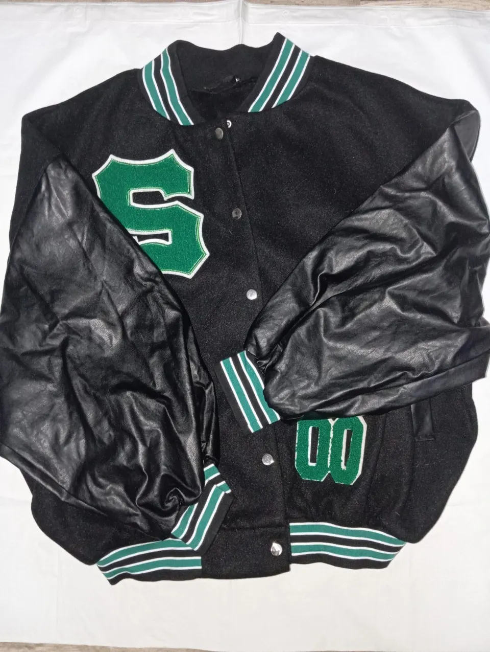Нова унісекс оверсайз-куртка бомбер (varsity jacket) від бренда Shein