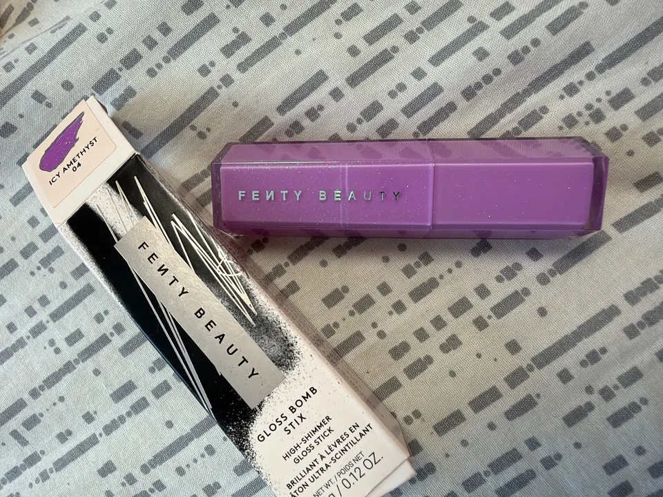 Блеск Fenty Beauty